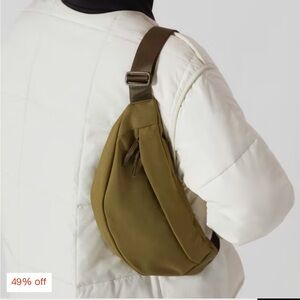 NWT Everlane Renew Transit Fanny in Nutria/Beech